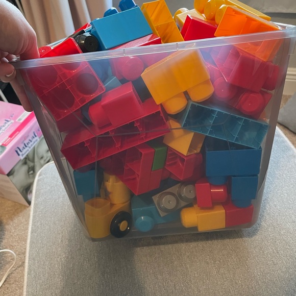 Mega Bloks - Picture 2 of 2